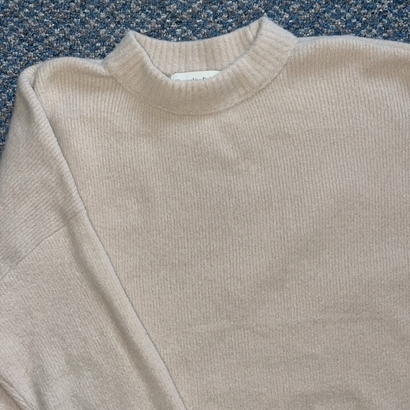 Abercrombie and fitch Soft AF sweater - Picture 2 of 3